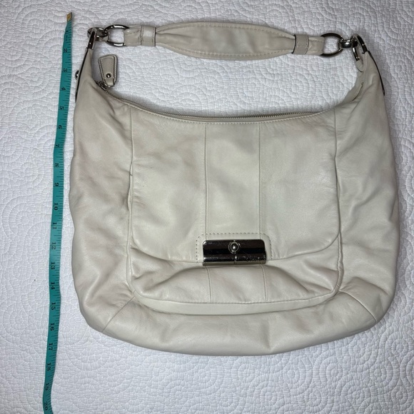 Coach Cream Leather Bag with Blue Lining - Picture 7 of 11